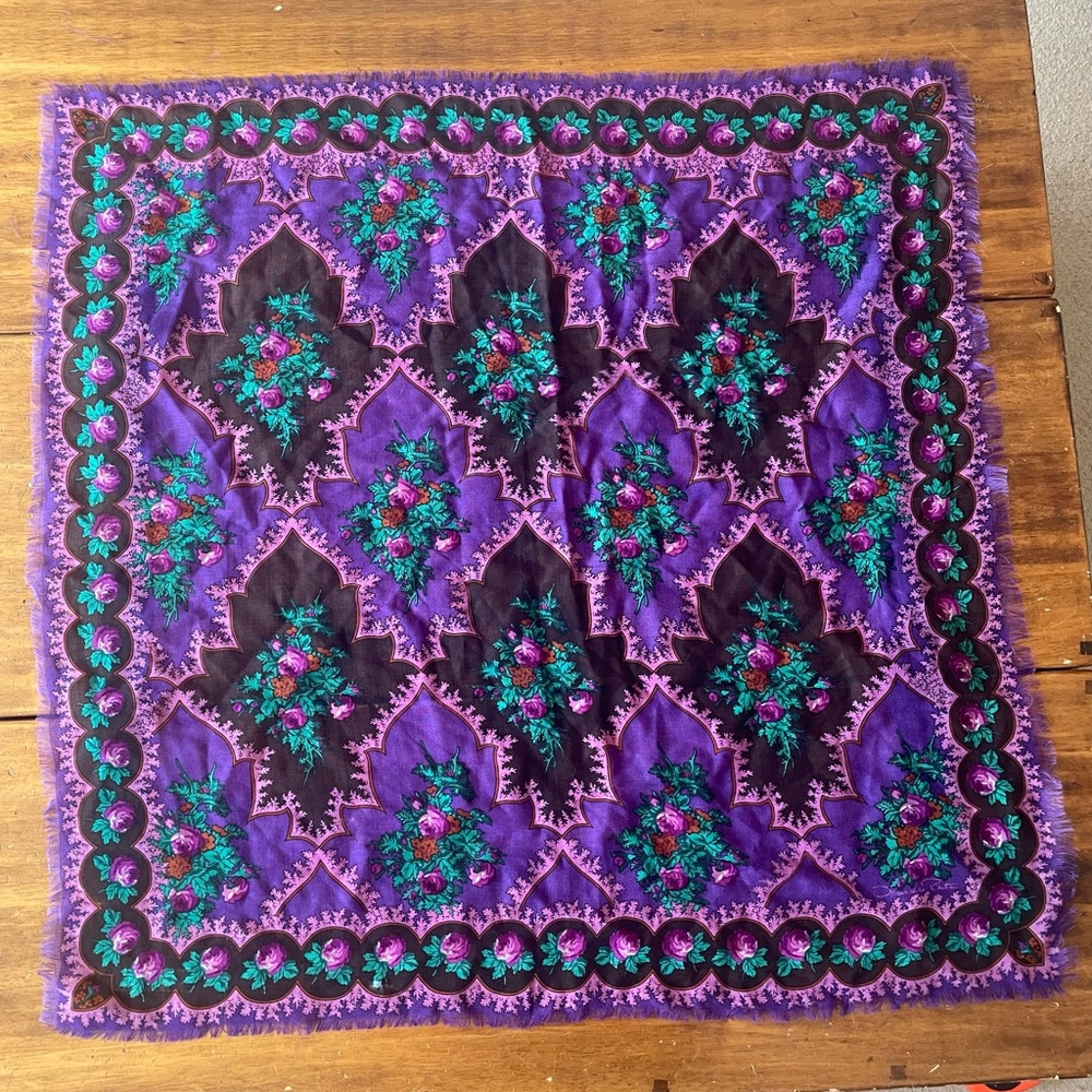 Vintage Oscar De La Renta Japan Accessory Street 100% Wool Scarf Purple Rose